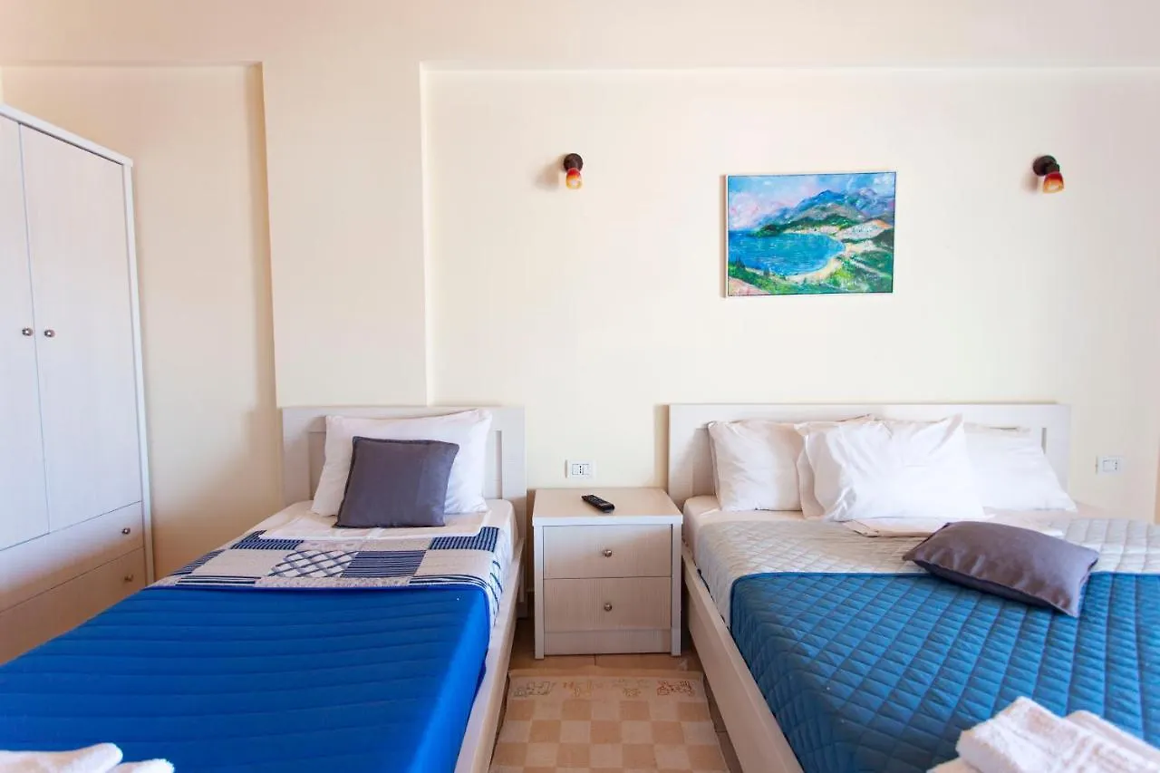 George Hotel Rooms&Suites Himare 3*,