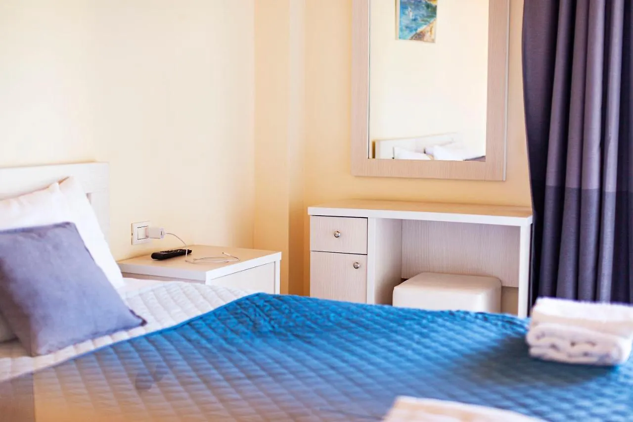 ***  George Hotel Rooms&Suites Himare Albanien