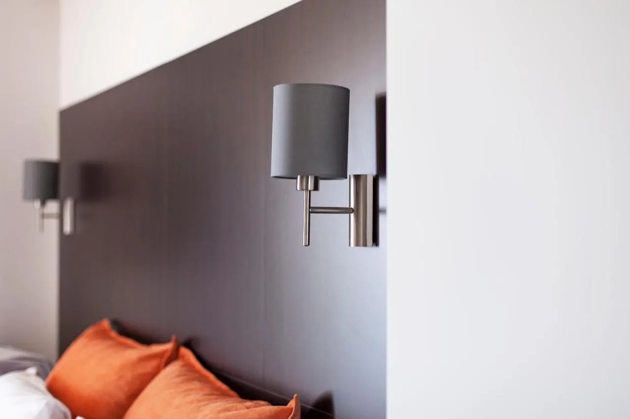 ***  George Hotel Rooms&Suites Himare Albânia