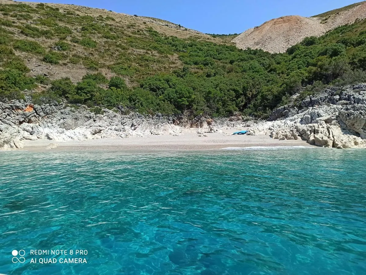 George Hotel Rooms&Suites Himare 3*,  Albânia