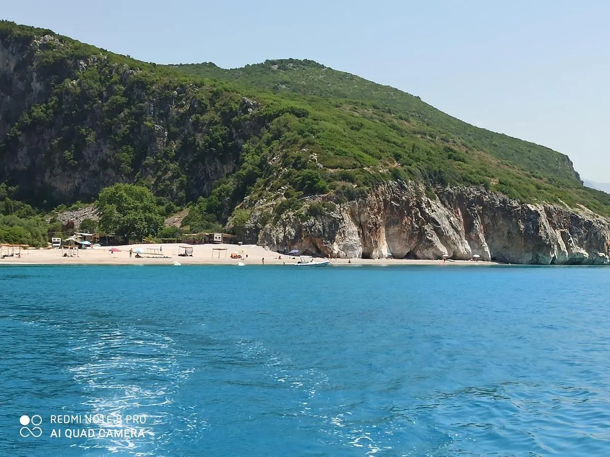 George Hotel Rooms&Suites Himare