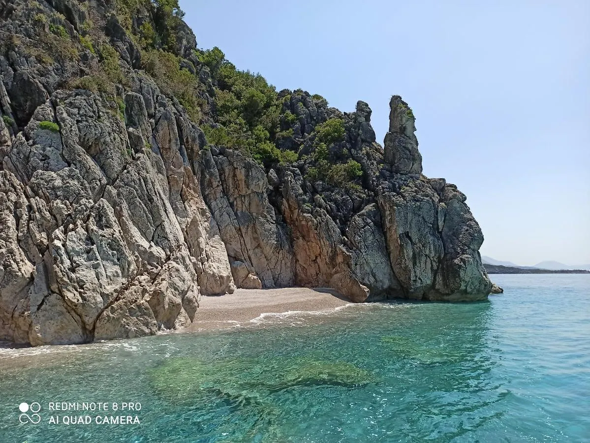 George Hotel Rooms&Suites Himare