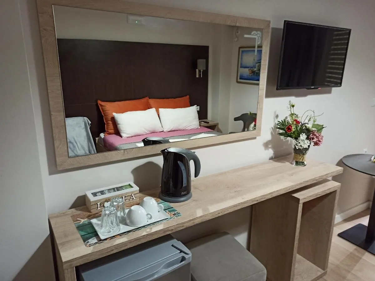 George Hotel Rooms&Suites Himare Albanien