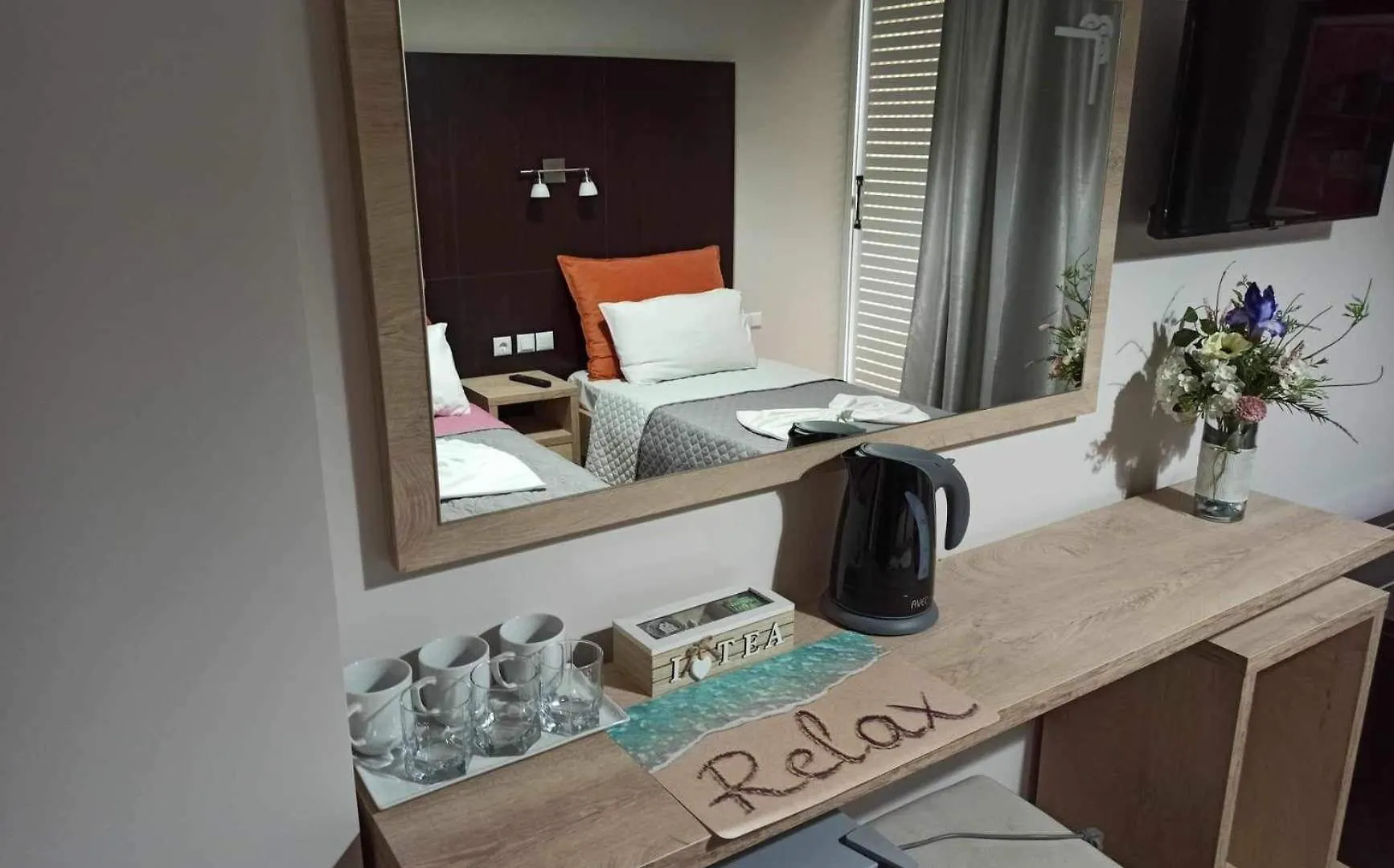 George Hotel Rooms&Suites Himare