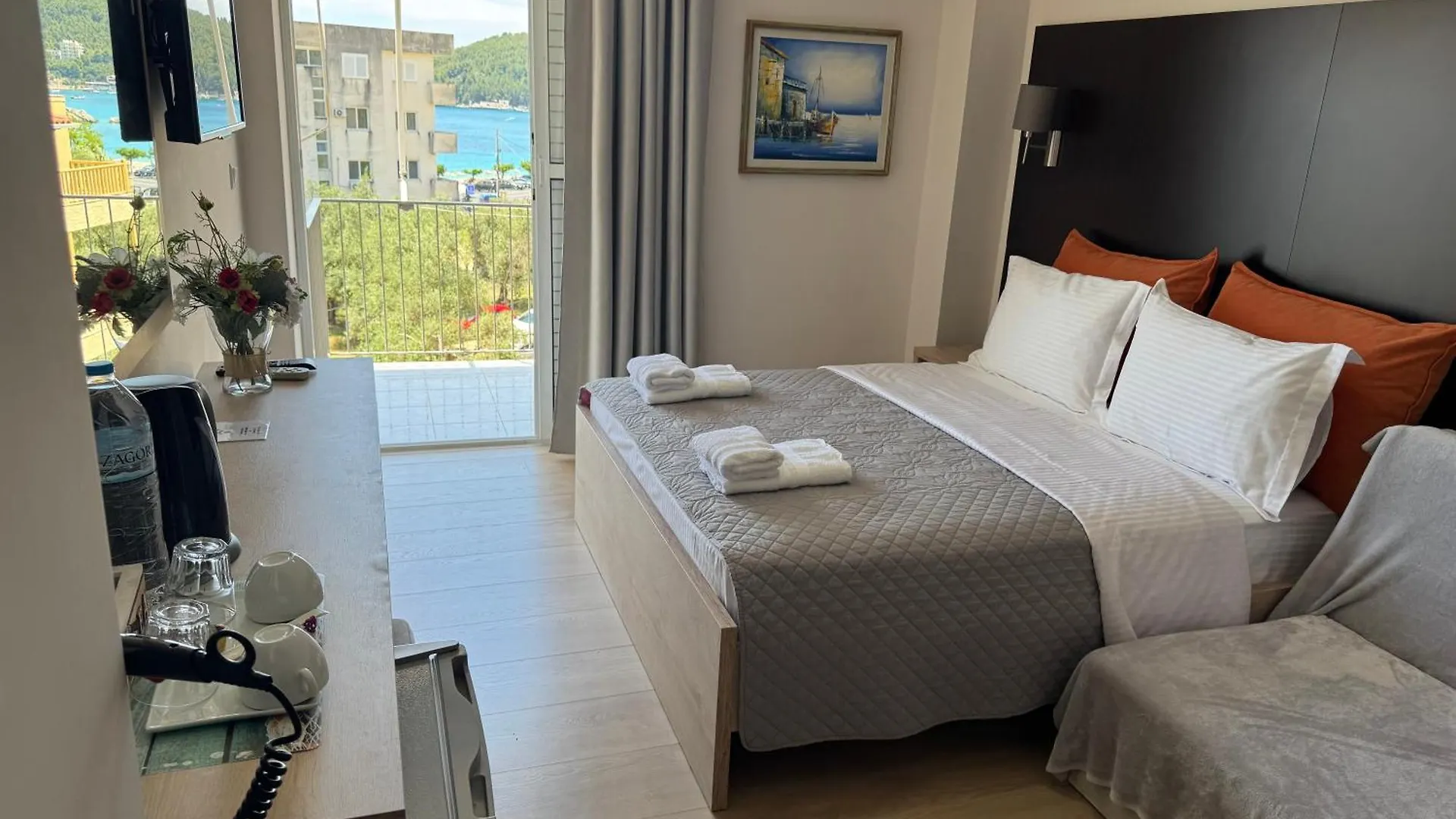 George Hotel Rooms&Suites Himare