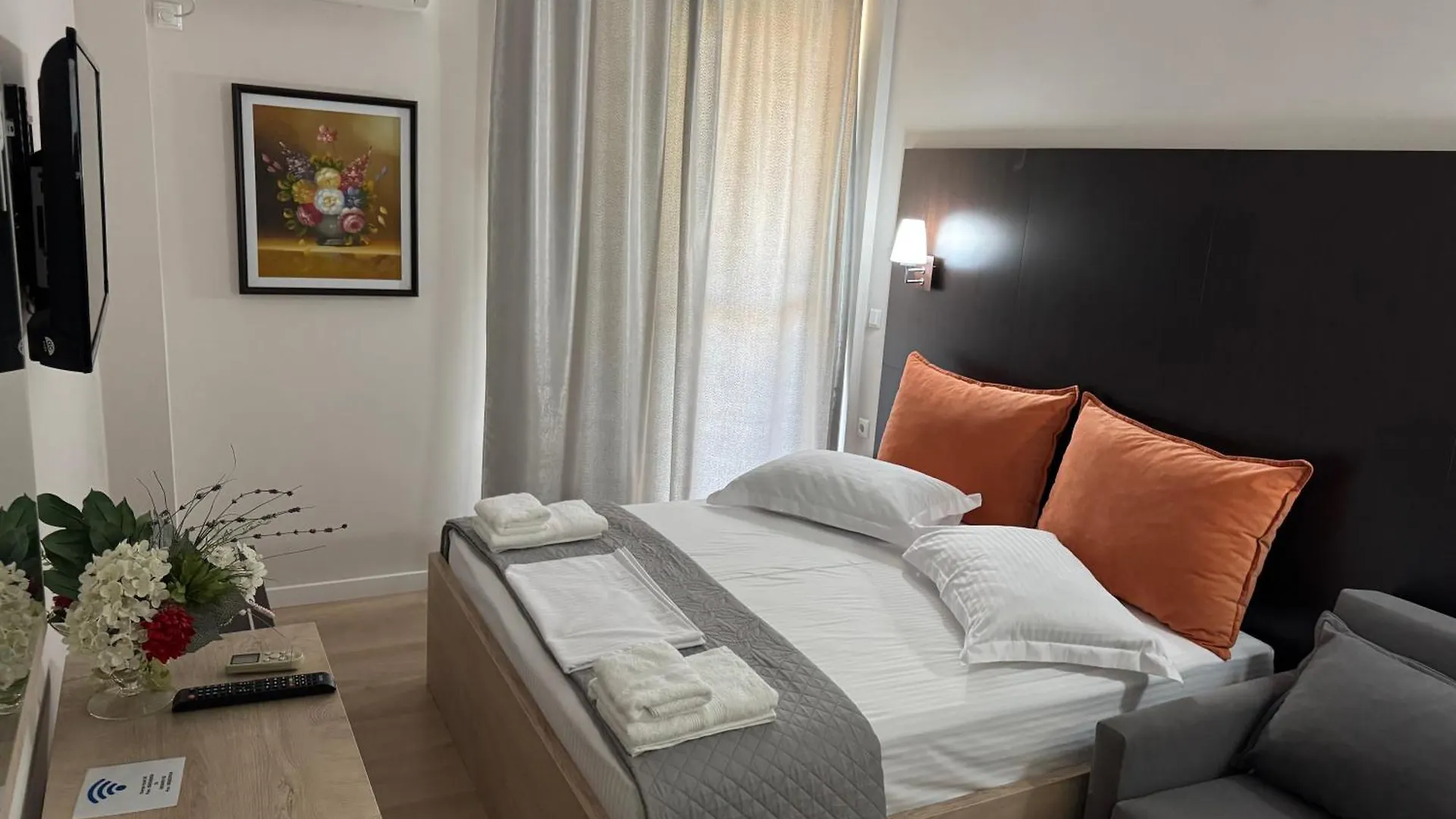 George Hotel Rooms&Suites Himare