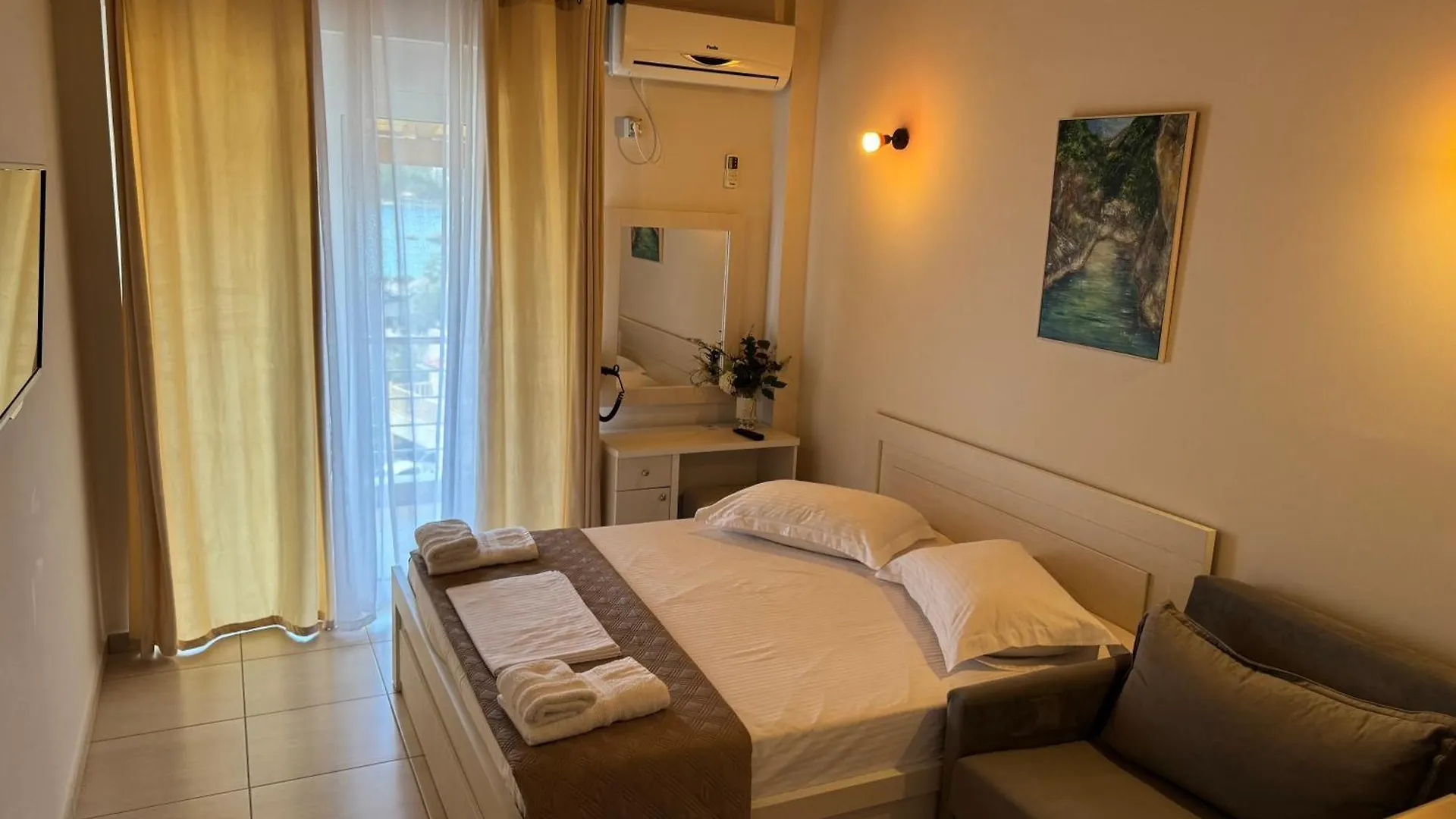 George Hotel Rooms&Suites Himare