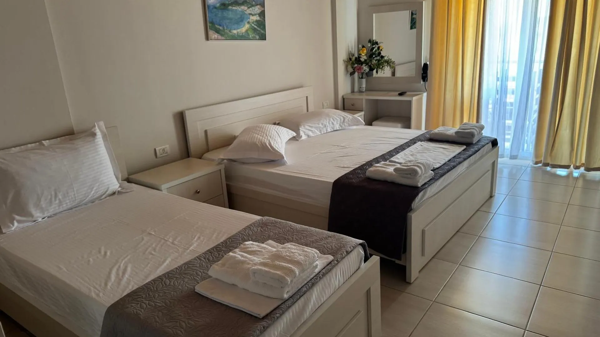 George Hotel Rooms&Suites Himare 3*,