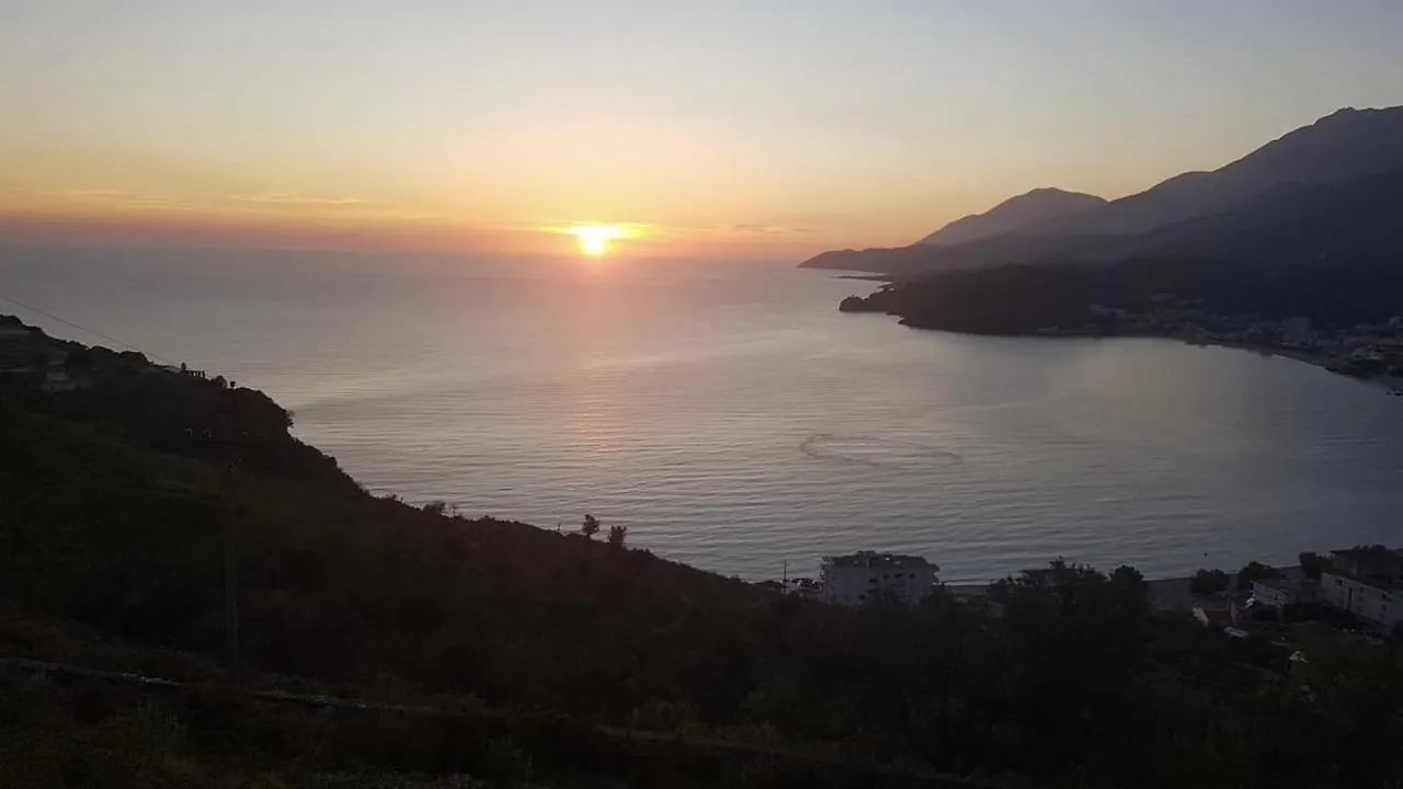 ***  George Hotel Rooms&Suites Himare Albanien